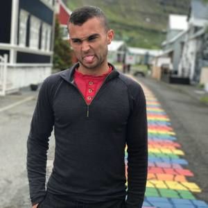 Meet your Posher, Devin